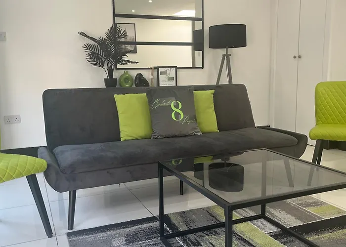 Urban 2 Bed Oasis Croydon, Sleeps 6